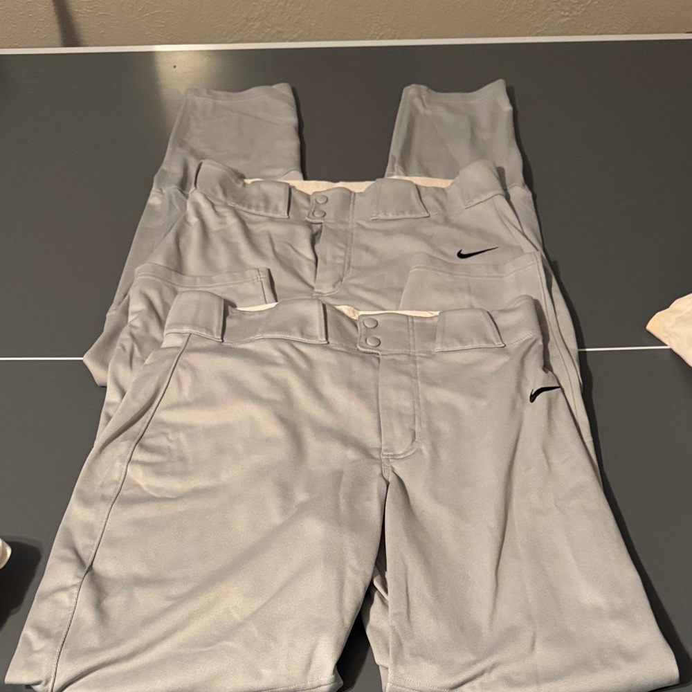 Nike men’s baseball pants size large (2 pairs)